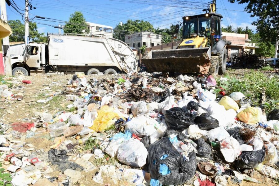 Recolectores de basura de la Caasd