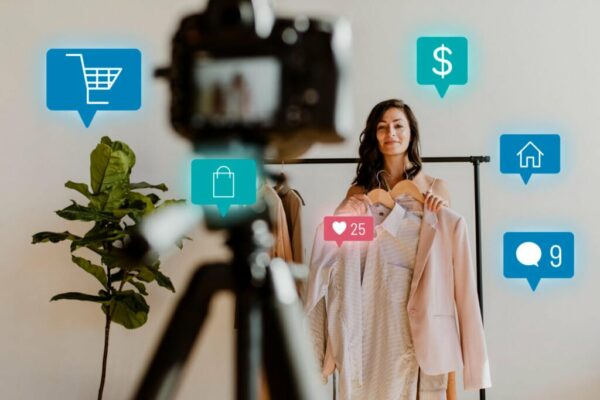 estrategia-vender-redes-sociales-1024×683