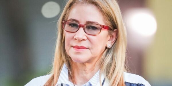 Esposa de Maduro acusa a Guaidó por ataque y dice que "no se salva de esta"