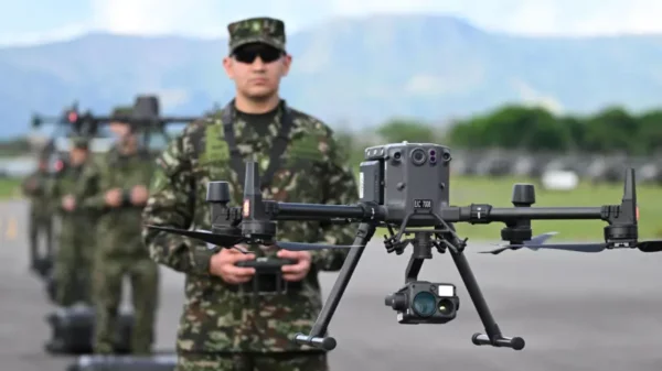 Según el presidente Gustavo Petro, la guerra en Colombia ha mutado hacia un conflicto aéreo con mayor presencia de drones en los bandos.