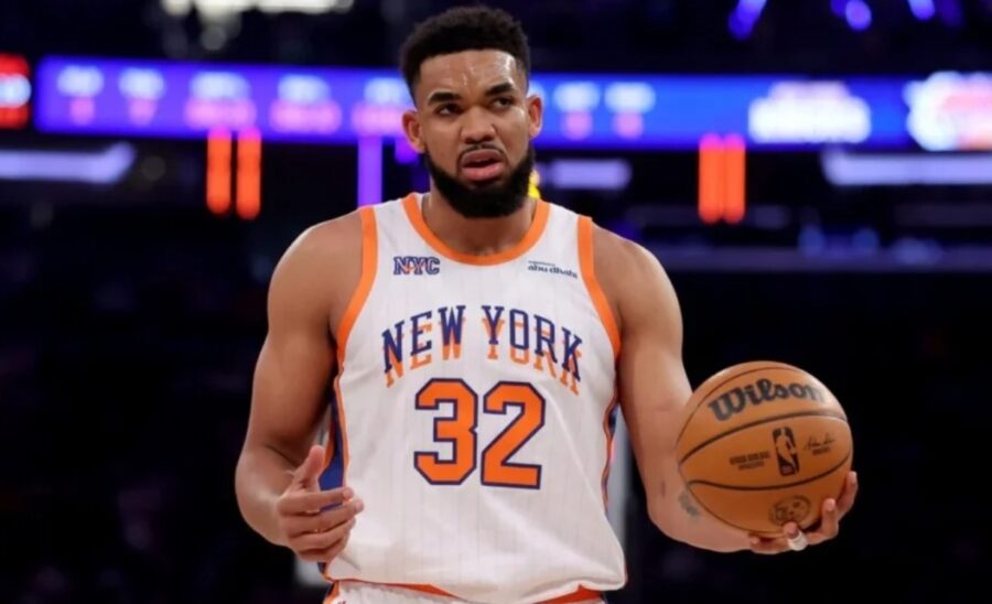 Karl-Anthony Towns ha estado siendo objeto de críticas por reclamar a los árbitros.     ap