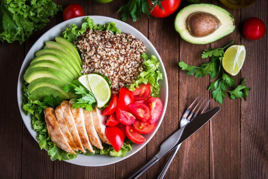 La guía alimentaria 2025-2030 recomienda priorizar cereales integrales sobre los refinados