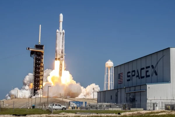 Fotografía de archivo del despegue de una misión de SpaceX desde Florida.