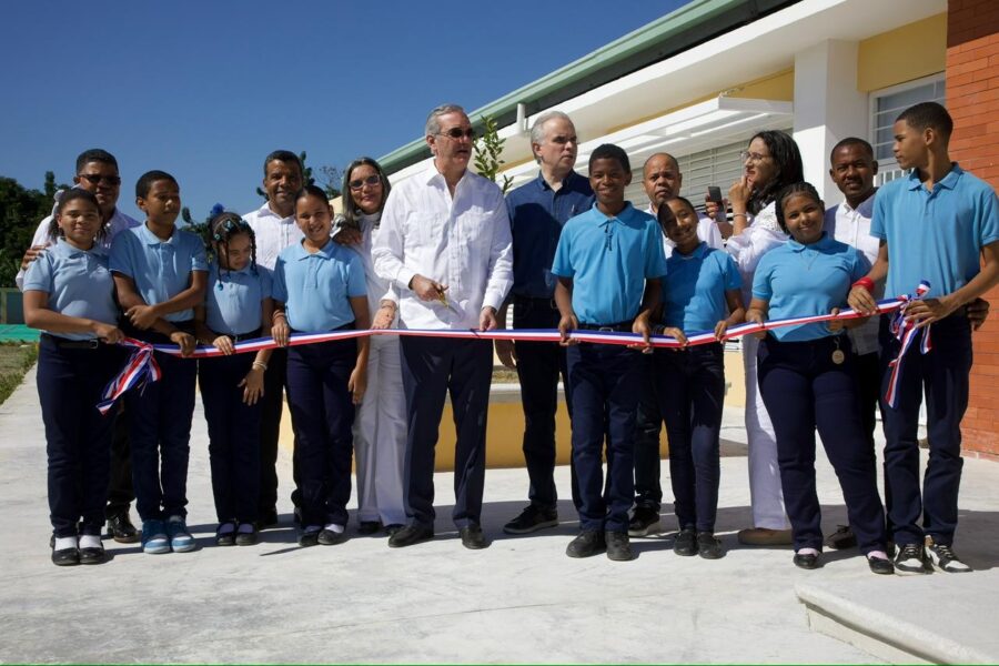 Escuela Azua