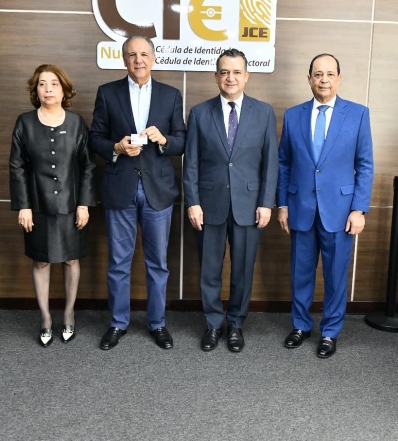 Peralta recibió  nueva cédula.