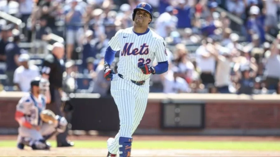 Juan Soto, de los Mets, reafirma su gran calidad como bateador.