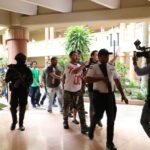 Juez conocerá coerción contra siete motoristas por muerte de chofer tras roce en Santiago
