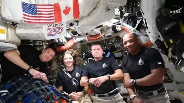 La tripulación de la misión Artemis II habló desde el espacio con los medios de comunicación, sus familias e incluso con el presidente Donald Trump.