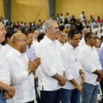 Presidente Abinader entrega remodelado Club Los Cachorros de Cristo Rey